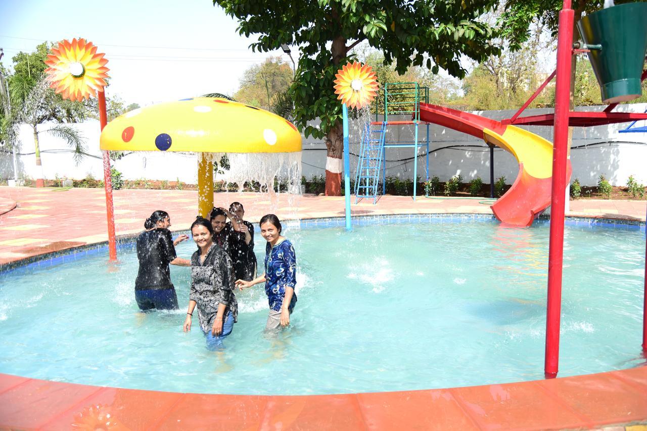 River Touch Resort Silvassa Dış mekan fotoğraf