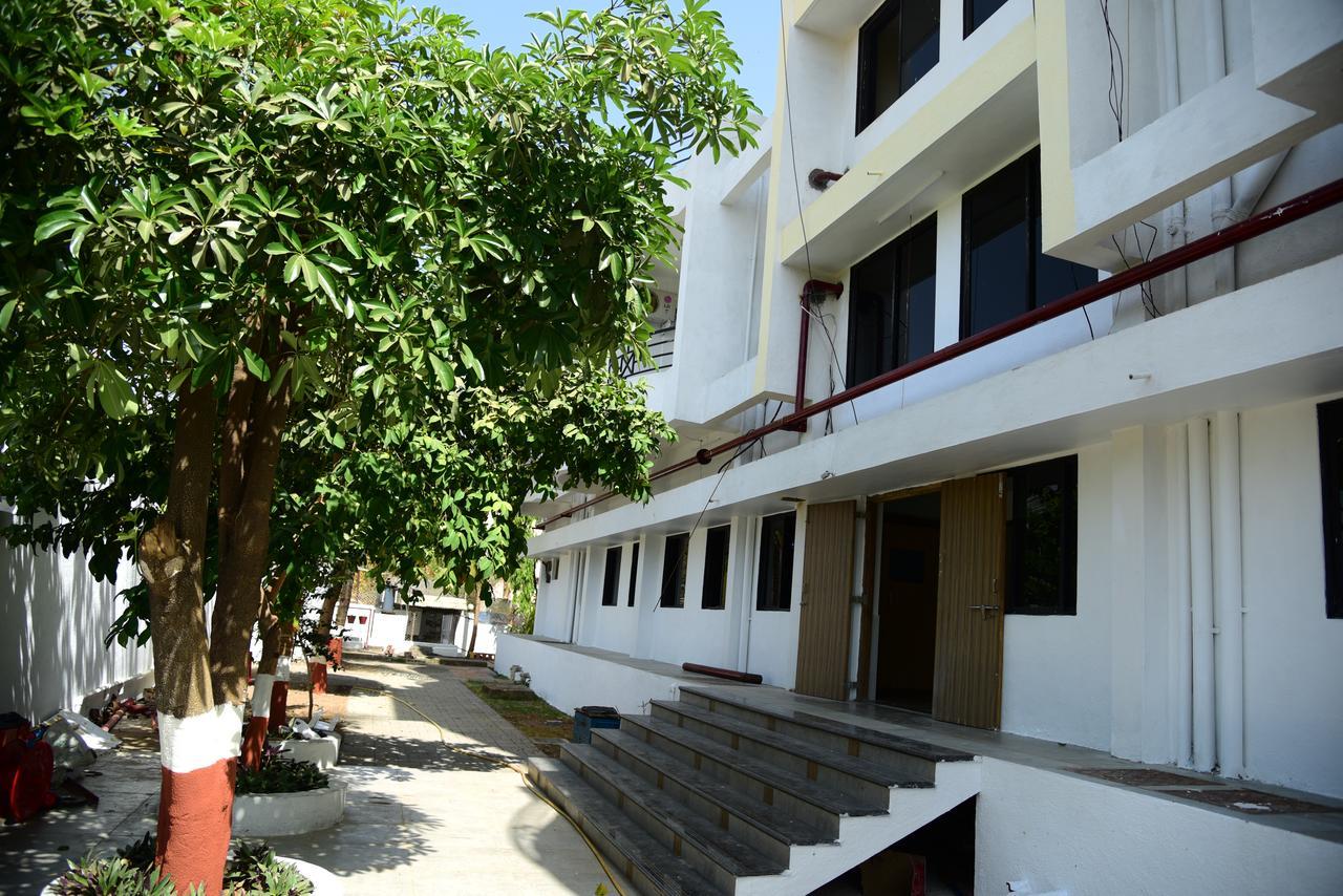 River Touch Resort Silvassa Dış mekan fotoğraf