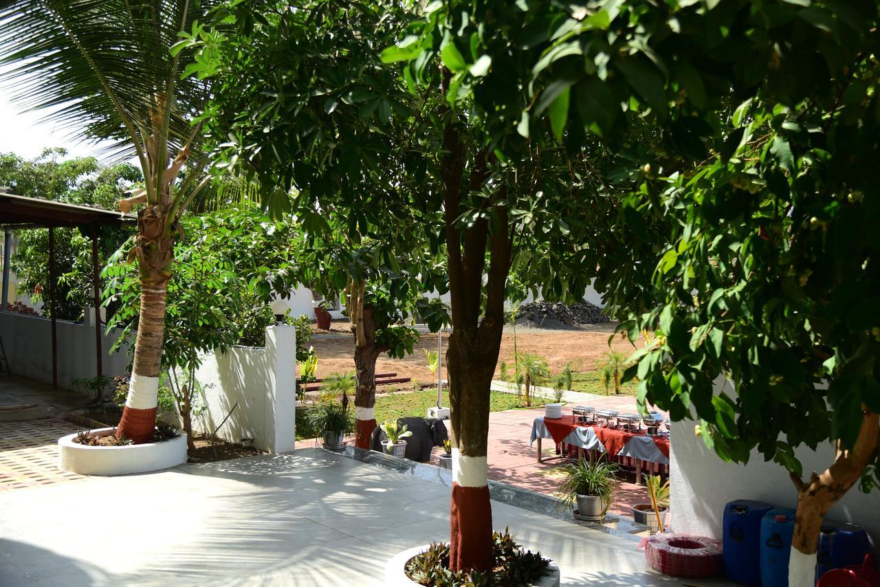 River Touch Resort Silvassa Dış mekan fotoğraf