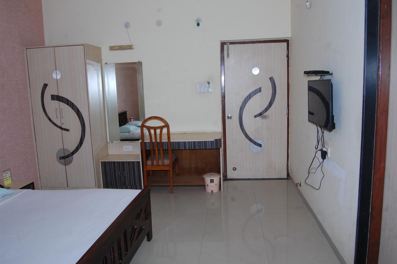 River Touch Resort Silvassa Dış mekan fotoğraf